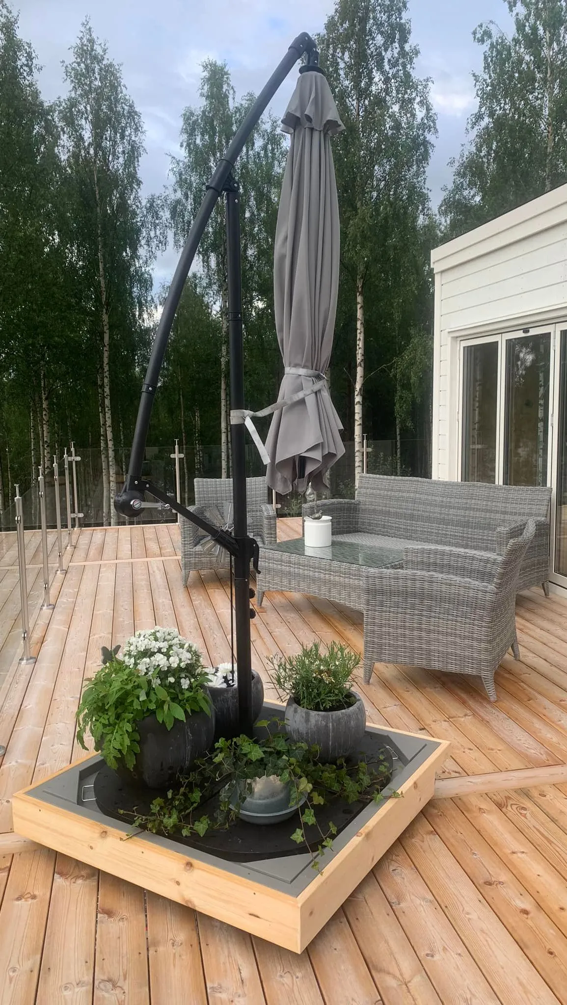 Hängparasoll med hemmabyggd fot