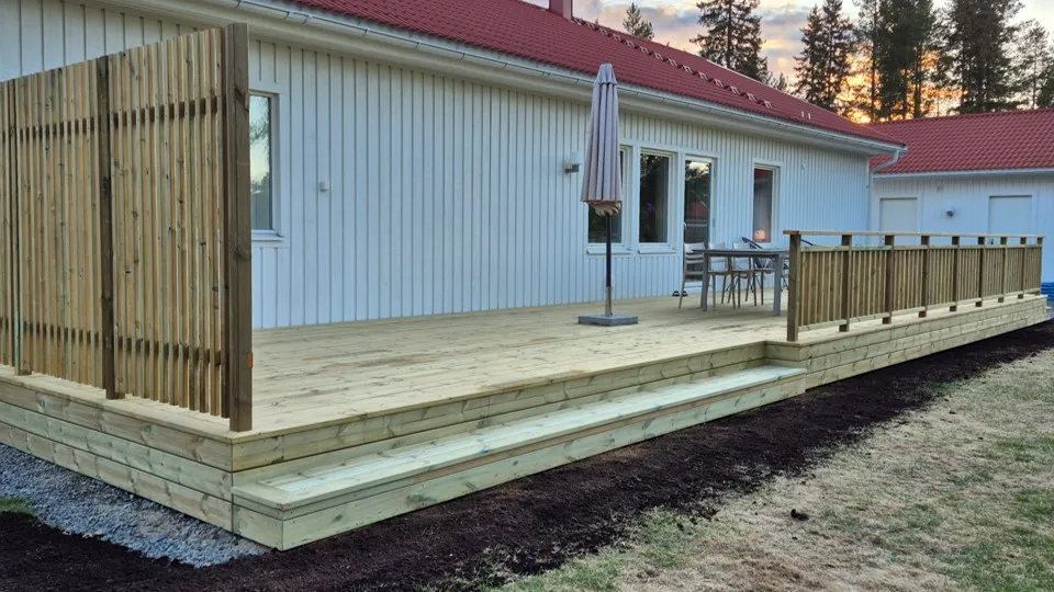 Niklas Vallgrens färdigbyggda altan